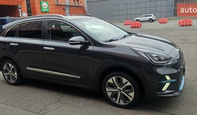 Киа Niro 2021 в Киеве на Automoto.ua Серый Киа Niro, объемом двигателя 0 л и пробегом 195 тыс. км за 16800 $, фото 29 на Automoto.ua