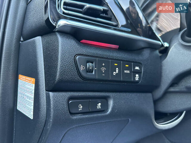 Серый Киа Niro, объемом двигателя 0 л и пробегом 55 тыс. км за 18899 $, фото 26 на Automoto.ua