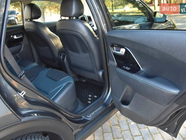 Сірий Кіа Niro, об'ємом двигуна 0 л та пробігом 99 тис. км за 22880 $, фото 30 на Automoto.ua