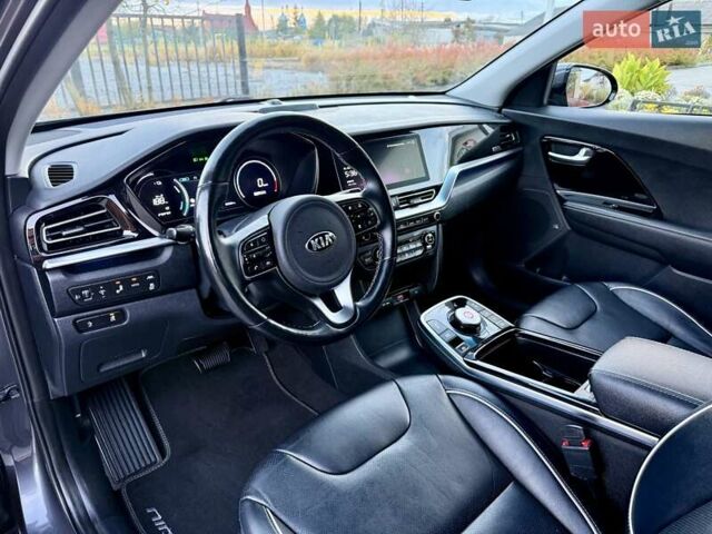 Киа Niro 2021 в Бердичеве на Automoto.ua Серый Киа Niro, объемом двигателя 0 л и пробегом 82 тыс. км за 19250 $, фото 50 на Automoto.ua