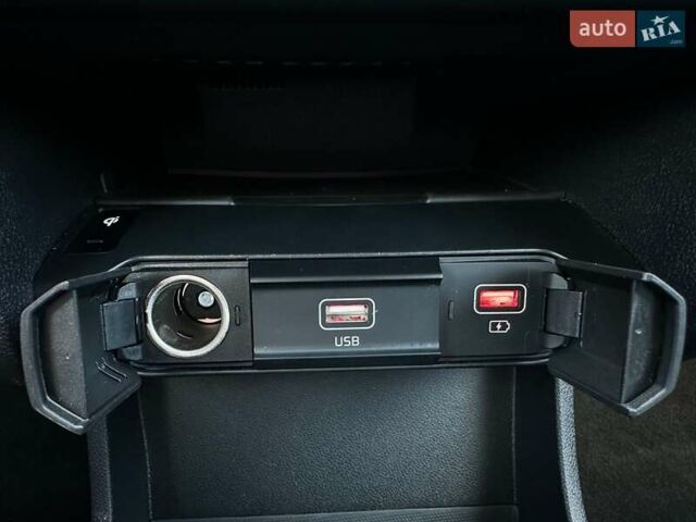 Сірий Кіа Niro, об'ємом двигуна 0 л та пробігом 37 тис. км за 23600 $, фото 68 на Automoto.ua