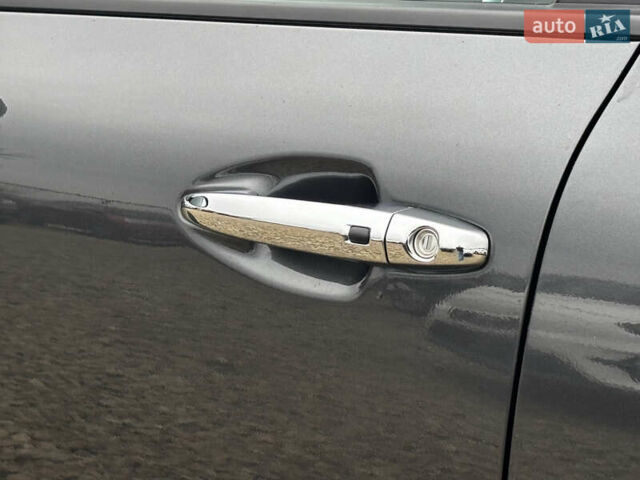 Серый Киа Niro, объемом двигателя 0 л и пробегом 39 тыс. км за 23100 $, фото 14 на Automoto.ua