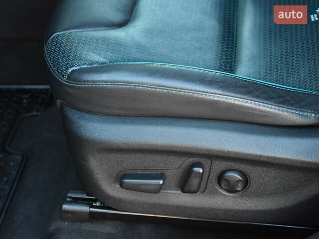 Сірий Кіа Niro, об'ємом двигуна 0 л та пробігом 99 тис. км за 22880 $, фото 23 на Automoto.ua