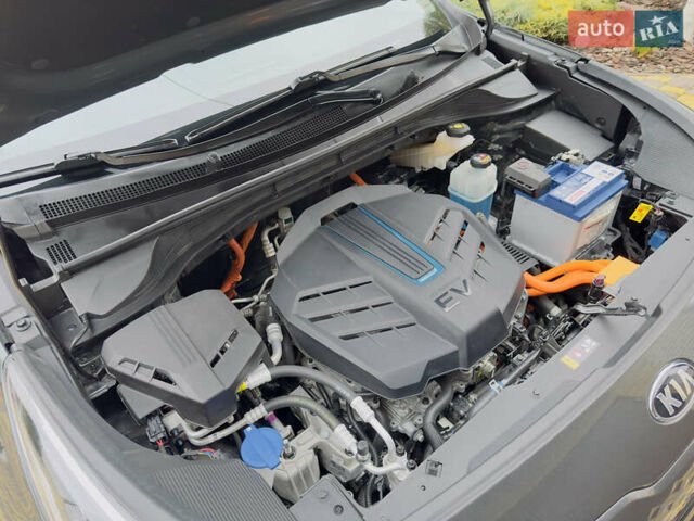 Серый Киа Niro, объемом двигателя 0 л и пробегом 137 тыс. км за 18950 $, фото 38 на Automoto.ua