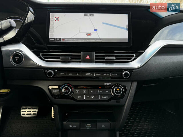 Серый Киа Niro, объемом двигателя 0 л и пробегом 82 тыс. км за 22900 $, фото 58 на Automoto.ua