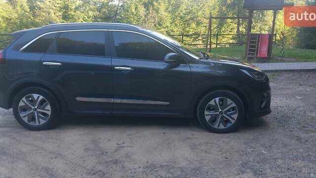 Сірий Кіа Niro, об'ємом двигуна 0 л та пробігом 62 тис. км за 18500 $, фото 19 на Automoto.ua