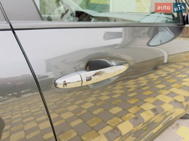 Серый Киа Niro, объемом двигателя 0 л и пробегом 137 тыс. км за 18450 $, фото 10 на Automoto.ua