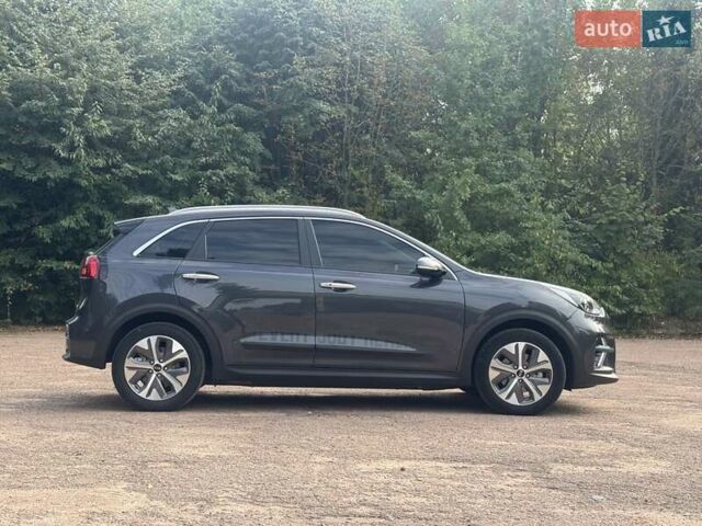 Сірий Кіа Niro, об'ємом двигуна 0 л та пробігом 99 тис. км за 18450 $, фото 12 на Automoto.ua