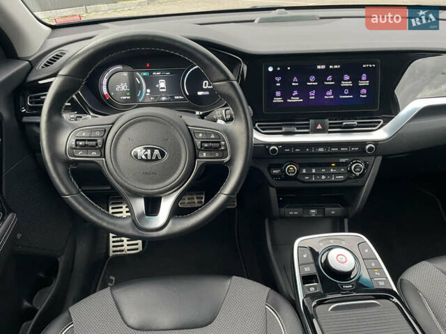 Сірий Кіа Niro, об'ємом двигуна 0 л та пробігом 52 тис. км за 22999 $, фото 36 на Automoto.ua