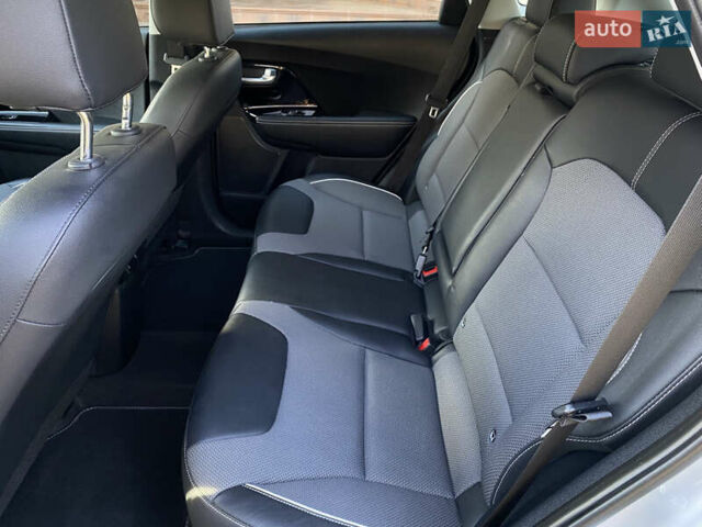 Серый Киа Niro, объемом двигателя 0 л и пробегом 59 тыс. км за 21299 $, фото 41 на Automoto.ua