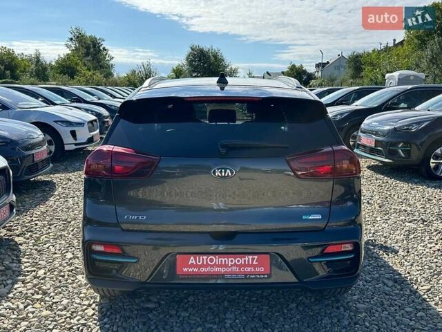 Серый Киа Niro, объемом двигателя 0 л и пробегом 97 тыс. км за 22200 $, фото 21 на Automoto.ua