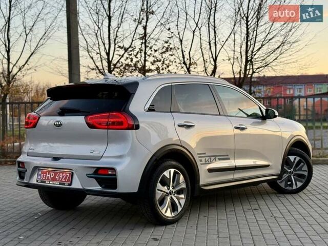 Киа Niro 2021 в Бердичеве на Automoto.ua Серый Киа Niro, объемом двигателя 0 л и пробегом 70 тыс. км за 21350 $, фото 19 на Automoto.ua