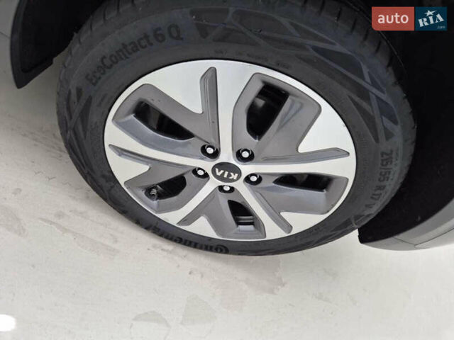 Серый Киа Niro, объемом двигателя 0 л и пробегом 87 тыс. км за 19800 $, фото 7 на Automoto.ua
