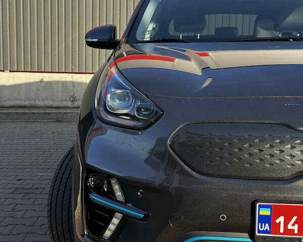 Серый Киа Niro, объемом двигателя 0 л и пробегом 86 тыс. км за 23400 $, фото 3 на Automoto.ua