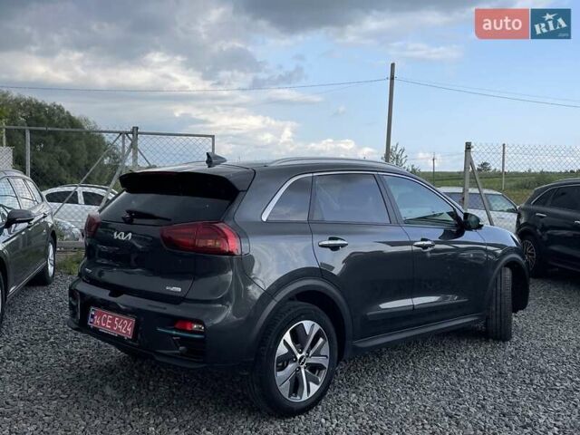 Серый Киа Niro, объемом двигателя 0 л и пробегом 88 тыс. км за 22250 $, фото 2 на Automoto.ua