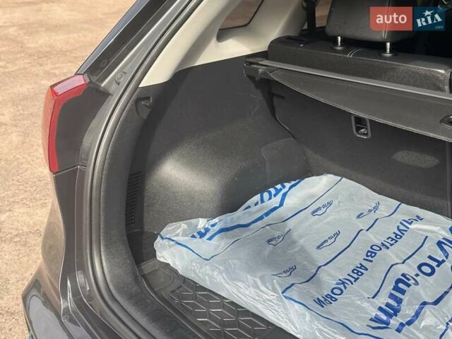 Сірий Кіа Niro, об'ємом двигуна 0 л та пробігом 99 тис. км за 18450 $, фото 37 на Automoto.ua