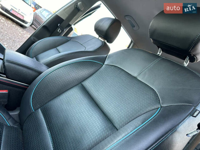 Серый Киа Niro, объемом двигателя 0 л и пробегом 55 тыс. км за 18899 $, фото 27 на Automoto.ua