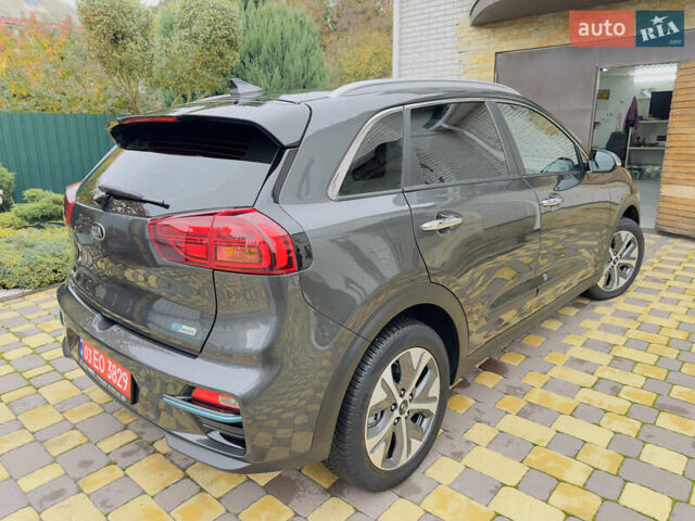 Серый Киа Niro, объемом двигателя 0 л и пробегом 137 тыс. км за 18350 $, фото 16 на Automoto.ua