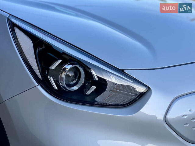 Серый Киа Niro, объемом двигателя 0 л и пробегом 59 тыс. км за 21299 $, фото 14 на Automoto.ua