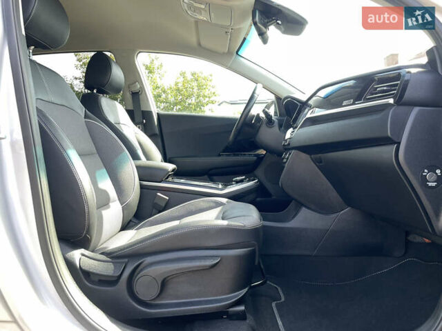 Серый Киа Niro, объемом двигателя 0 л и пробегом 51 тыс. км за 21760 $, фото 40 на Automoto.ua