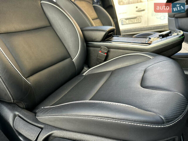 Серый Киа Niro, объемом двигателя 0 л и пробегом 38 тыс. км за 19999 $, фото 59 на Automoto.ua