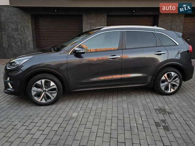 Сірий Кіа Niro, об'ємом двигуна 0 л та пробігом 136 тис. км за 18899 $, фото 11 на Automoto.ua