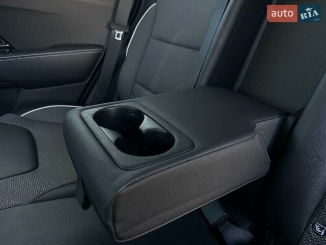 Сірий Кіа Niro, об'ємом двигуна 0 л та пробігом 37 тис. км за 23600 $, фото 83 на Automoto.ua