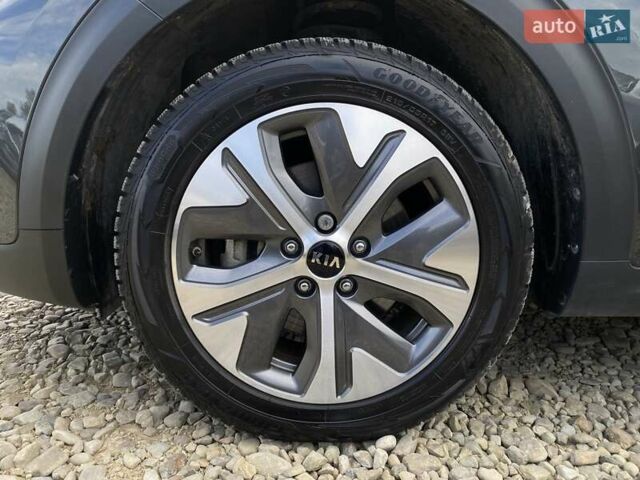 Серый Киа Niro, объемом двигателя 0 л и пробегом 66 тыс. км за 24200 $, фото 18 на Automoto.ua
