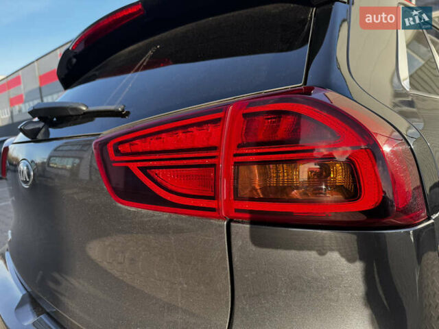 Серый Киа Niro, объемом двигателя 0 л и пробегом 86 тыс. км за 23400 $, фото 72 на Automoto.ua