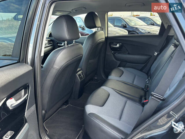 Сірий Кіа Niro, об'ємом двигуна 0 л та пробігом 50 тис. км за 19999 $, фото 24 на Automoto.ua