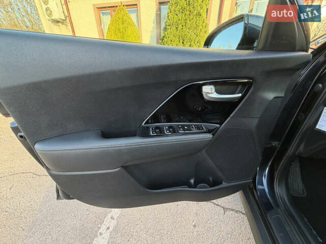 Серый Киа Niro, объемом двигателя 0 л и пробегом 157 тыс. км за 18350 $, фото 41 на Automoto.ua