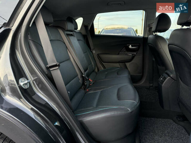Сірий Кіа Niro, об'ємом двигуна 0 л та пробігом 97 тис. км за 22900 $, фото 88 на Automoto.ua