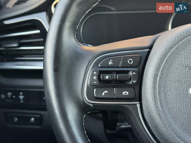 Серый Киа Niro, объемом двигателя 0 л и пробегом 139 тыс. км за 17999 $, фото 54 на Automoto.ua