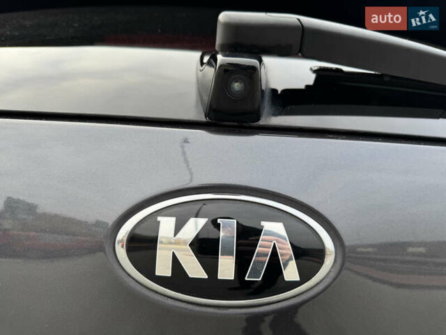 Серый Киа Niro, объемом двигателя 0 л и пробегом 147 тыс. км за 18450 $, фото 32 на Automoto.ua