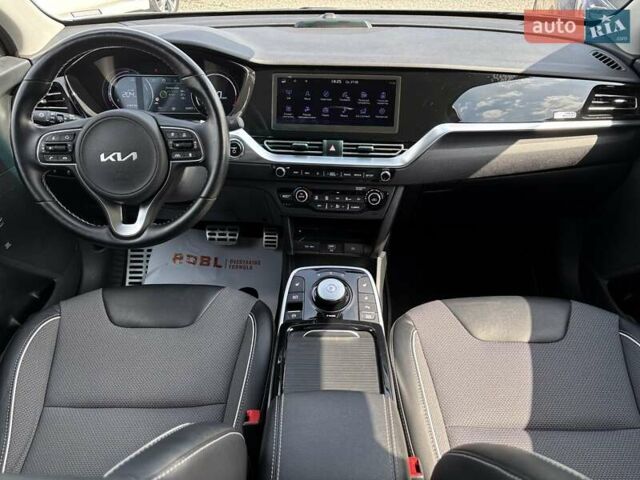 Серый Киа Niro, объемом двигателя 0 л и пробегом 62 тыс. км за 22450 $, фото 18 на Automoto.ua