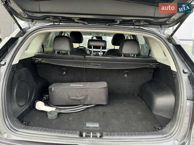 Серый Киа Niro, объемом двигателя 0 л и пробегом 147 тыс. км за 18450 $, фото 77 на Automoto.ua
