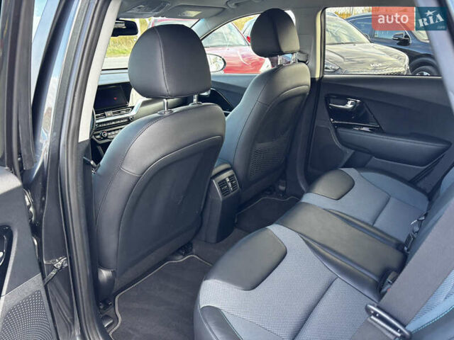 Сірий Кіа Niro, об'ємом двигуна 0 л та пробігом 50 тис. км за 19999 $, фото 26 на Automoto.ua