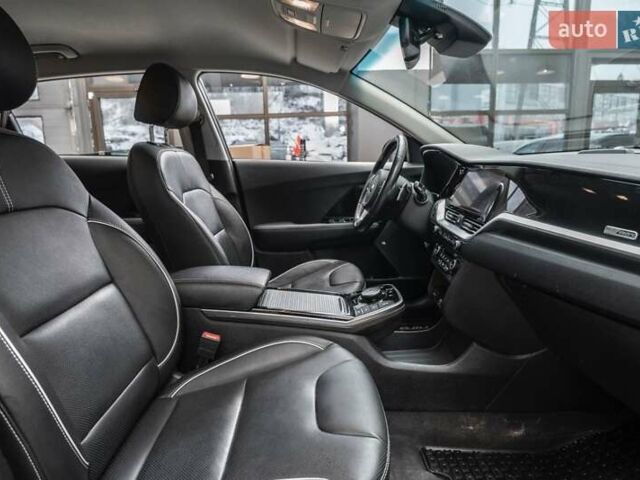 Сірий Кіа Niro, об'ємом двигуна 0 л та пробігом 77 тис. км за 14950 $, фото 21 на Automoto.ua