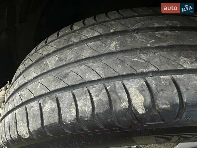 Серый Киа Niro, объемом двигателя 0 л и пробегом 62 тыс. км за 24600 $, фото 29 на Automoto.ua