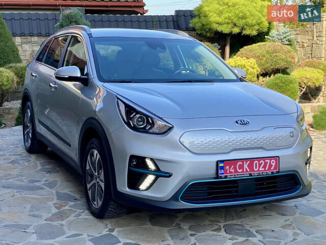 Серый Киа Niro, объемом двигателя 0 л и пробегом 59 тыс. км за 21299 $, фото 4 на Automoto.ua