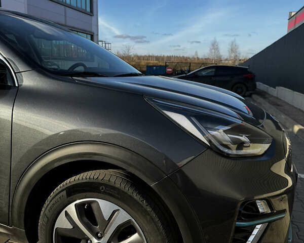 Серый Киа Niro, объемом двигателя 0 л и пробегом 86 тыс. км за 23400 $, фото 66 на Automoto.ua