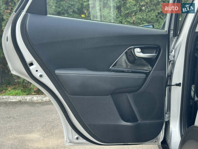 Сірий Кіа Niro, об'ємом двигуна 0 л та пробігом 141 тис. км за 17799 $, фото 33 на Automoto.ua