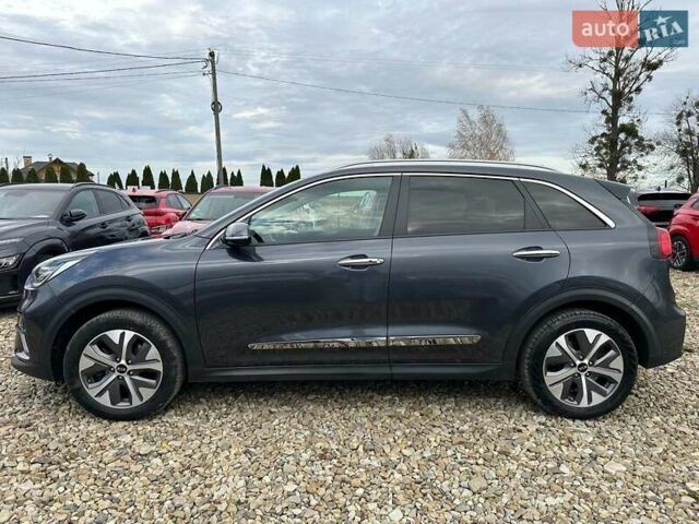 Сірий Кіа Niro, об'ємом двигуна 0 л та пробігом 100 тис. км за 21900 $, фото 19 на Automoto.ua