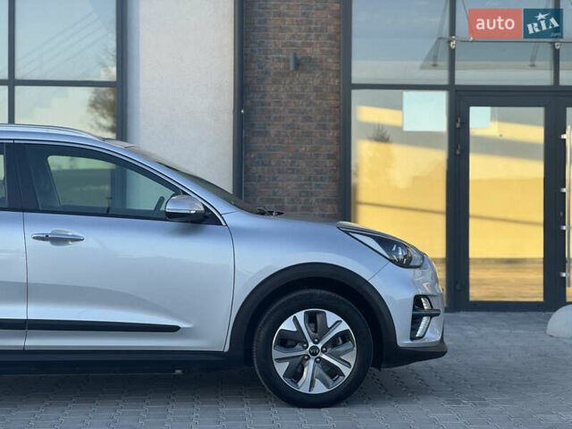 Серый Киа Niro, объемом двигателя 0 л и пробегом 139 тыс. км за 17999 $, фото 23 на Automoto.ua