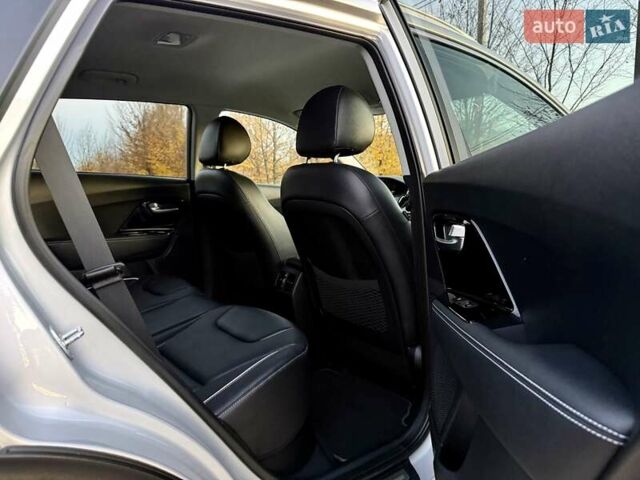 Киа Niro 2021 в Бердичеве на Automoto.ua Серый Киа Niro, объемом двигателя 0 л и пробегом 70 тыс. км за 21350 $, фото 87 на Automoto.ua