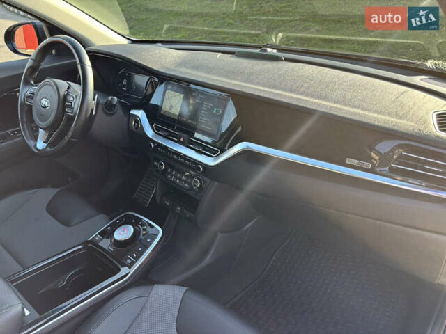 Серый Киа Niro, объемом двигателя 0 л и пробегом 200 тыс. км за 16900 $, фото 12 на Automoto.ua