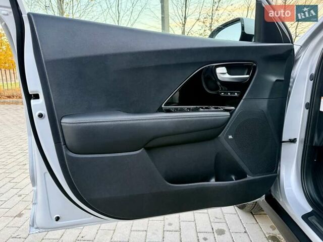 Киа Niro 2021 в Бердичеве на Automoto.ua Серый Киа Niro, объемом двигателя 0 л и пробегом 70 тыс. км за 21350 $, фото 44 на Automoto.ua