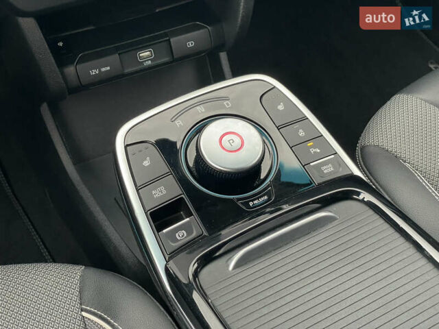 Сірий Кіа Niro, об'ємом двигуна 0 л та пробігом 52 тис. км за 22999 $, фото 41 на Automoto.ua