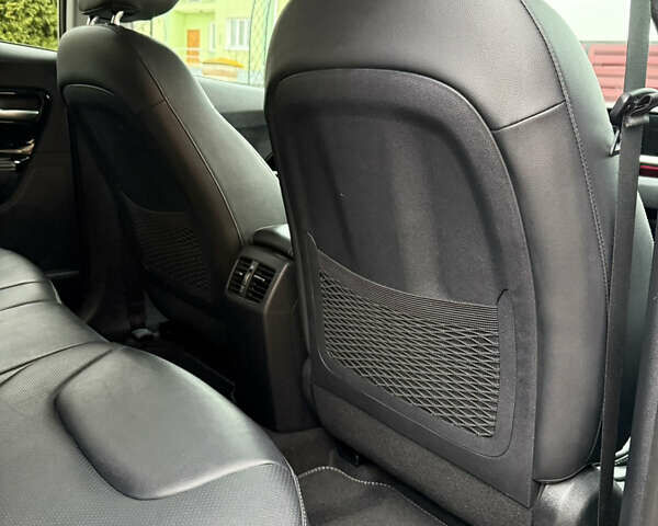 Сірий Кіа Niro, об'ємом двигуна 0 л та пробігом 50 тис. км за 22300 $, фото 62 на Automoto.ua