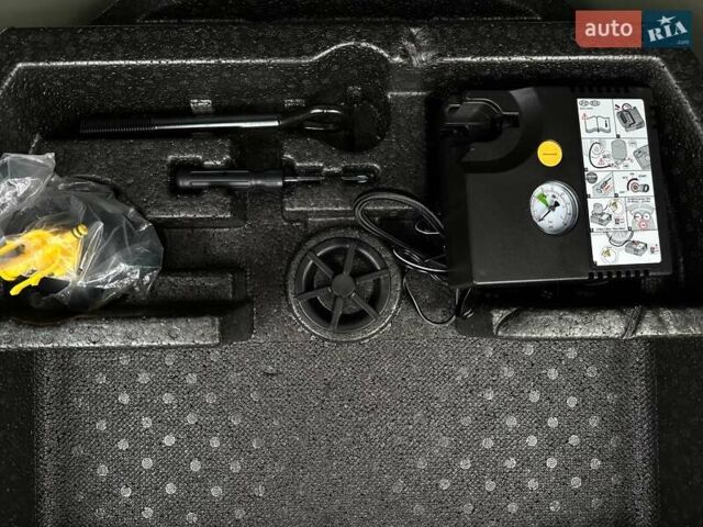 Серый Киа Niro, объемом двигателя 0 л и пробегом 62 тыс. км за 23600 $, фото 84 на Automoto.ua